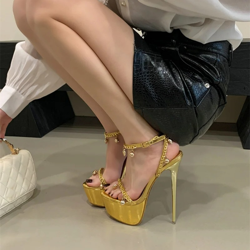 Luxury Heart Bell Pendants Des - Gold Chain Sandal recension och pris