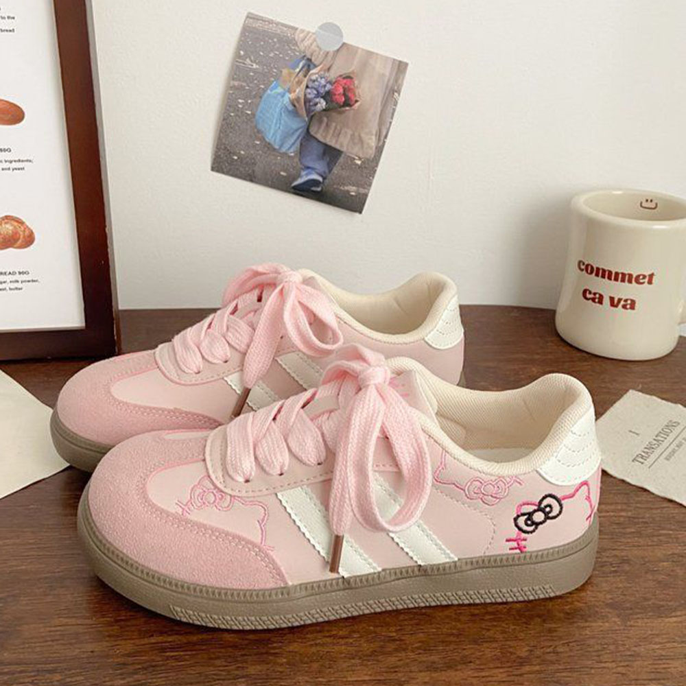 Hello Kitty Women's Casual Out - Women'S Shoes Casual Sneakers recension och pris
