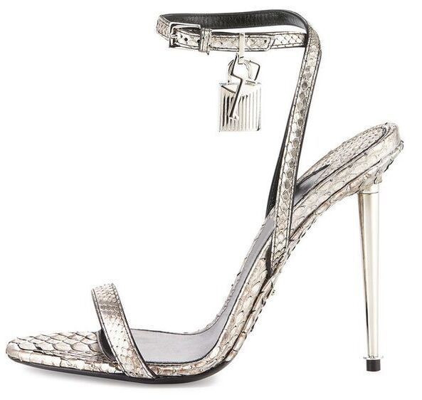Sharp Pointed Gold Lock Strapp - Women Shoes Jeans recension och pris