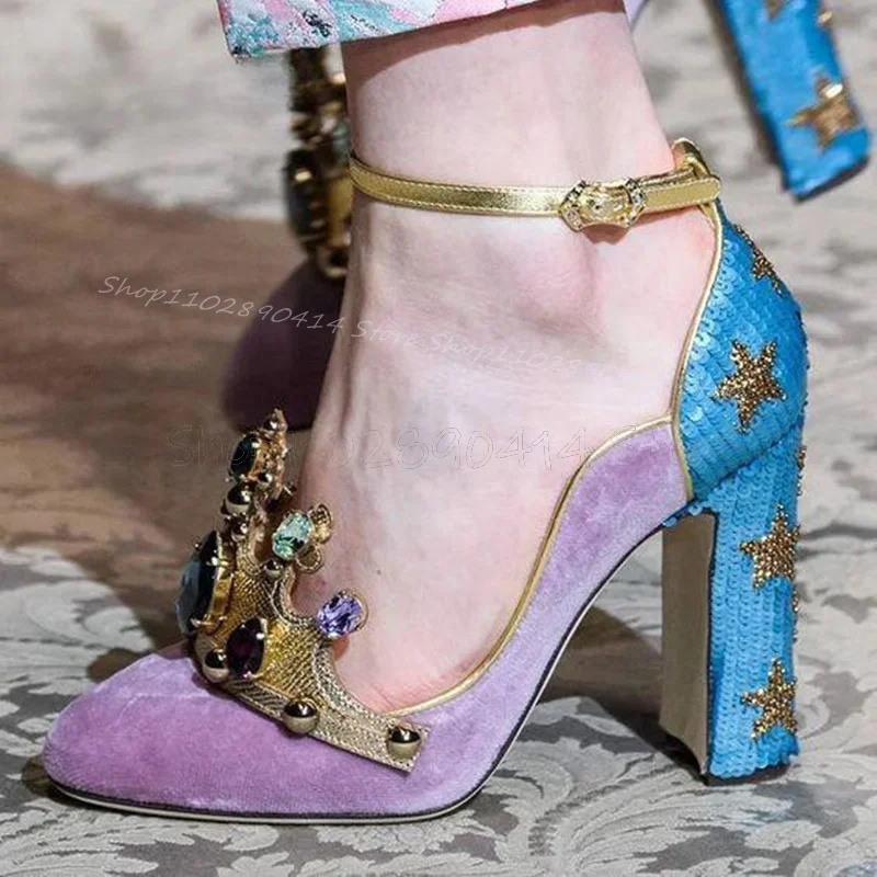 Court Style Crystal Crown Desi - Court Heel Pointed recension och pris