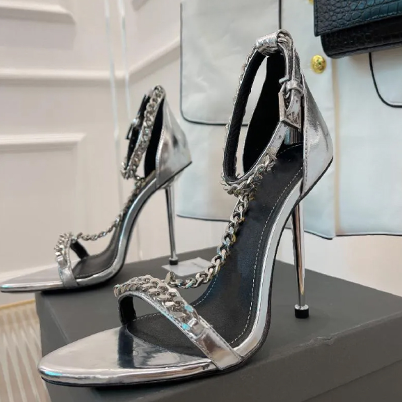 T-Chain Key Lock Pendant Point - Gold Chain Sandal recension och pris