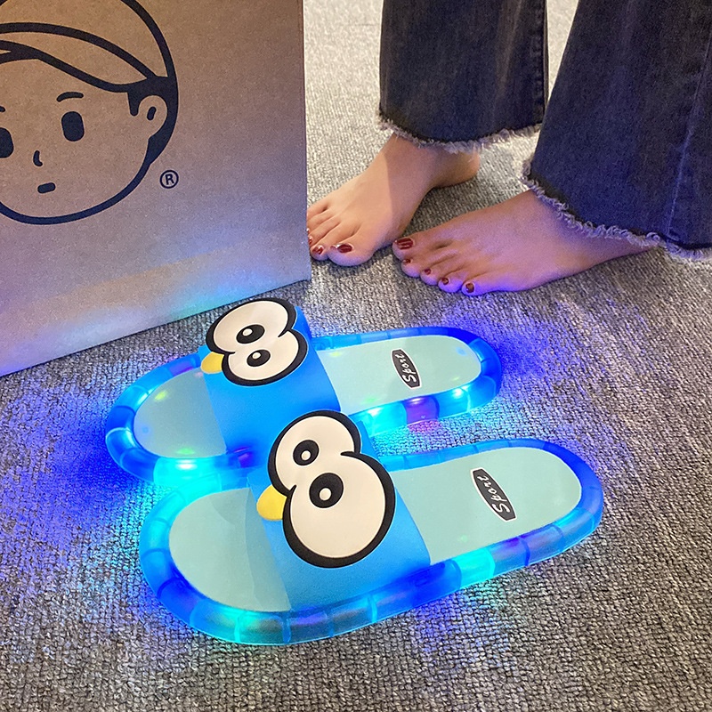 Funny Big Eyes Luminous Slide  - Mule Slip On recension och pris
