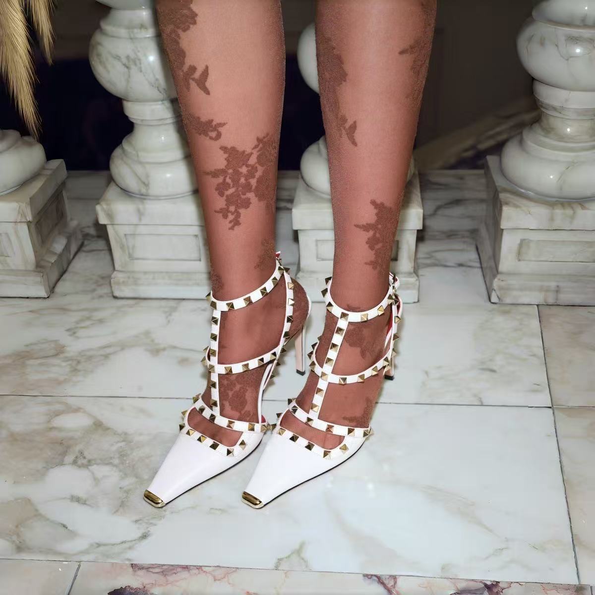 Women's Rivet Studded Pointed  - Ankle Strap Heels recension och pris